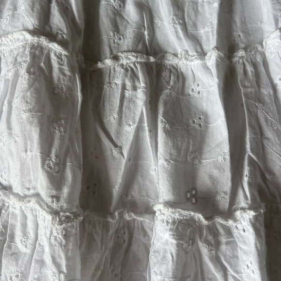 White Eyelet Flowy Mini Skirt. - Picture 2 of 3